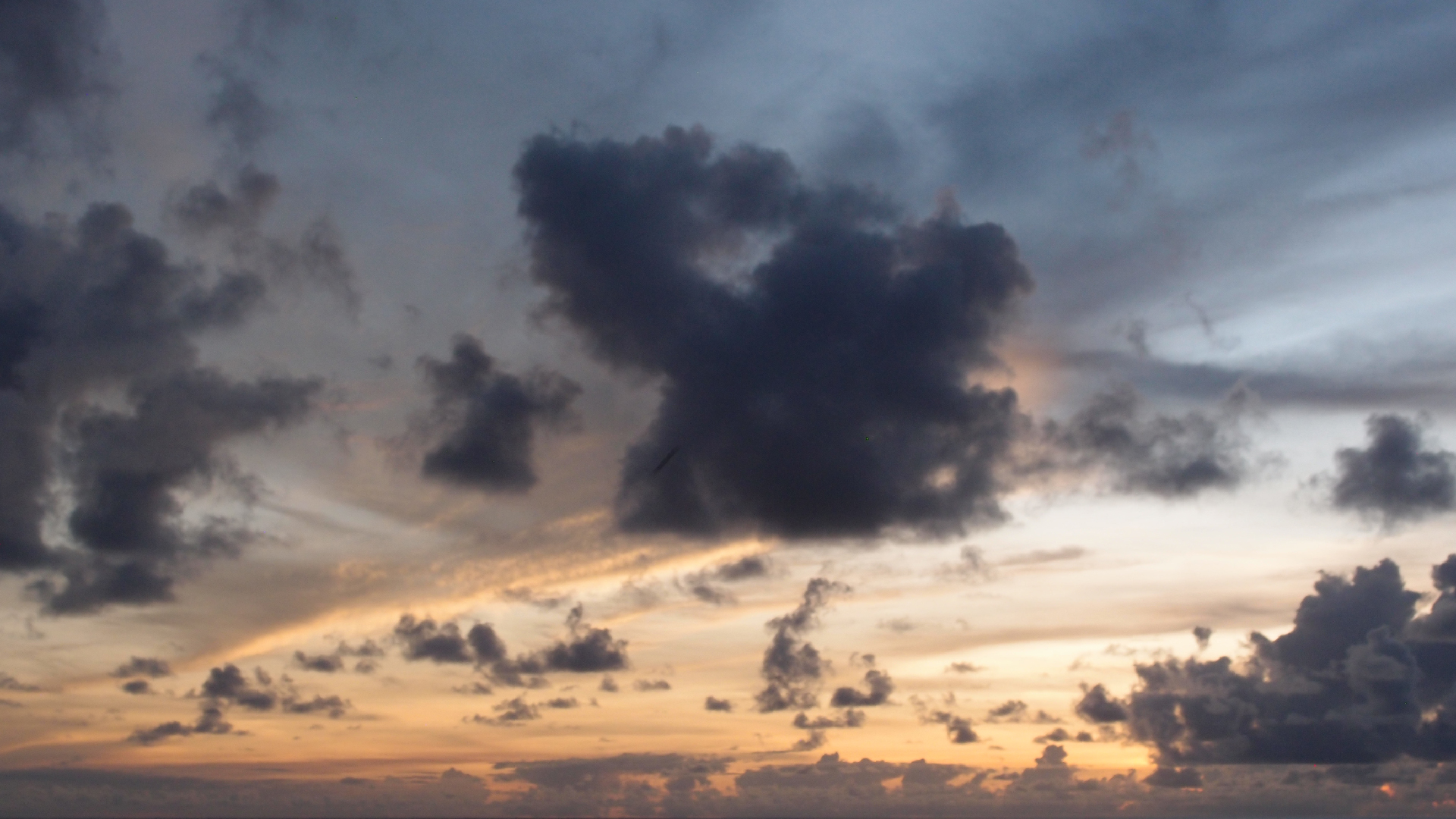 2022-10-27 15 Uhr 58 Wolken und Wellen (Foto, Video)