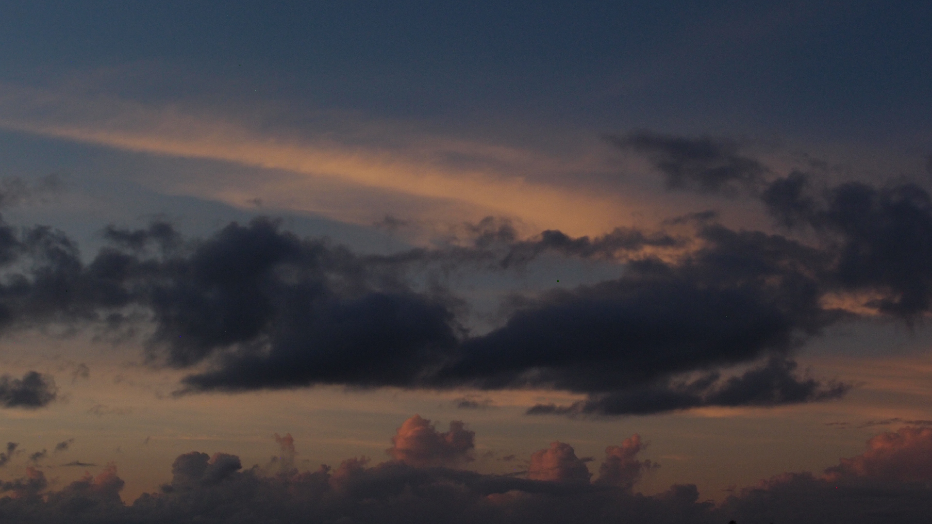 2022-10-27 15 Uhr 58 Wolken und Wellen (Foto, Video)
