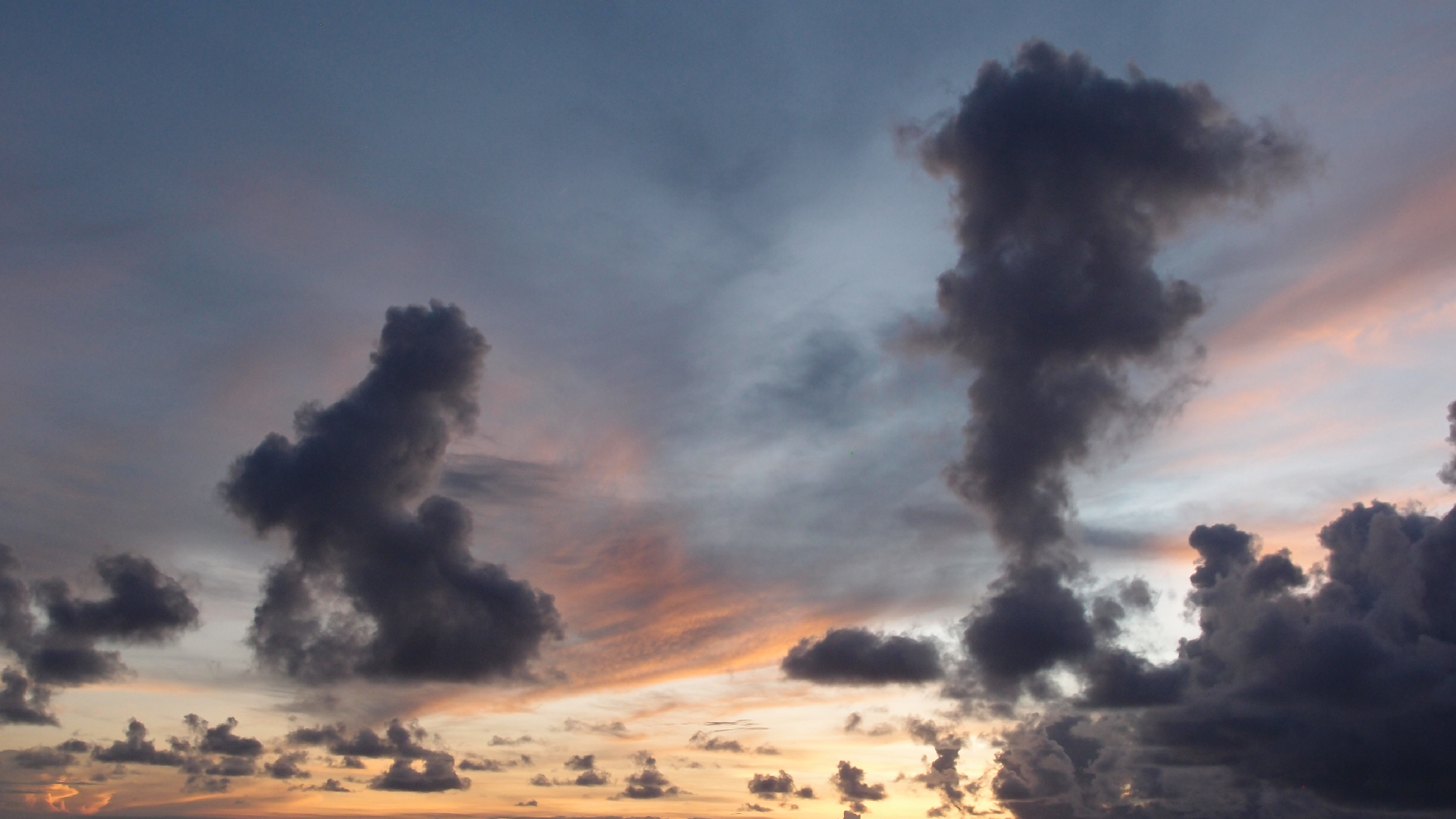 2022-10-27 15 Uhr 58 Wolken und Wellen (Foto, Video)