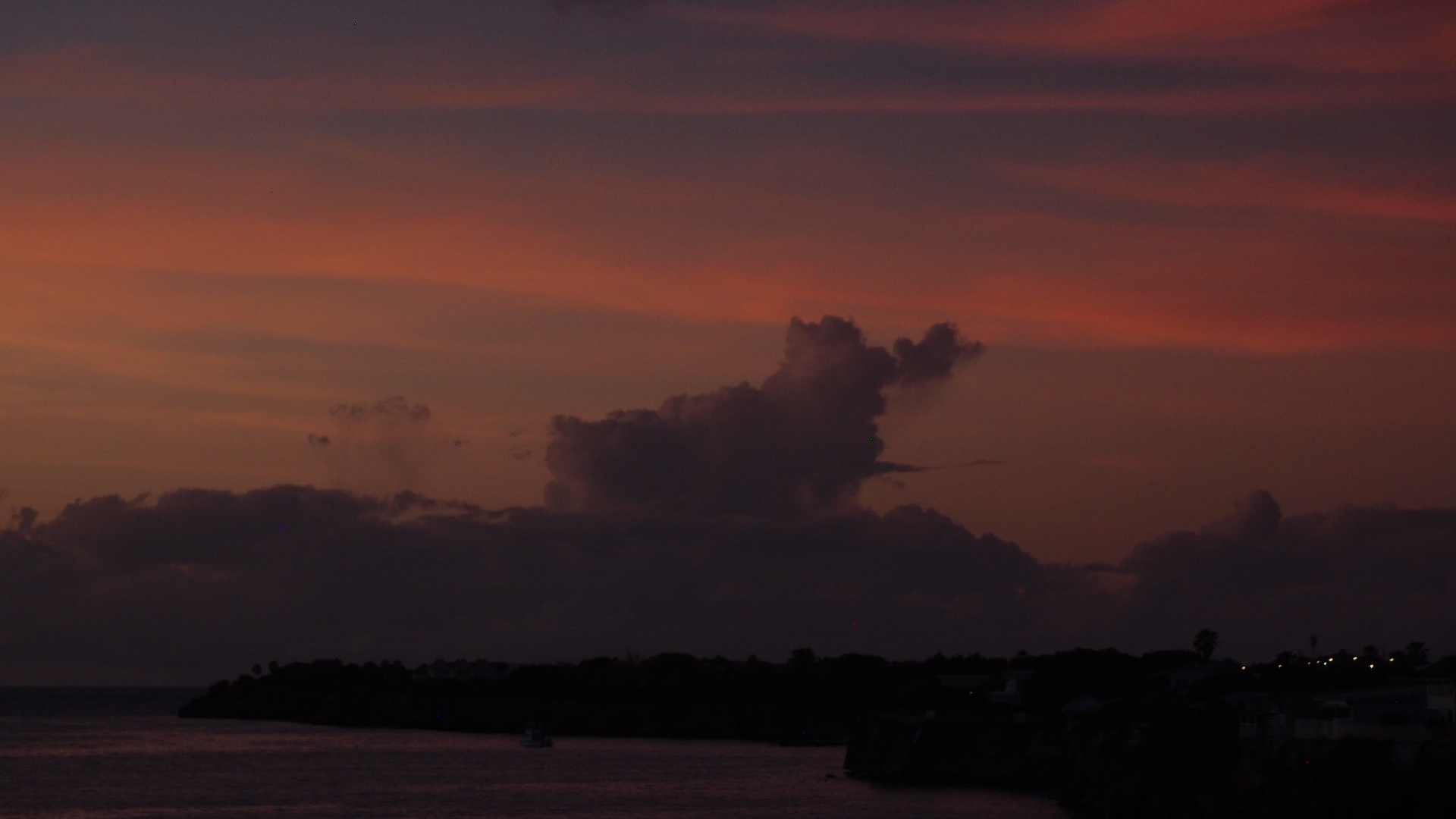 2022-10-27 15 Uhr 58 Wolken und Wellen (Foto, Video)