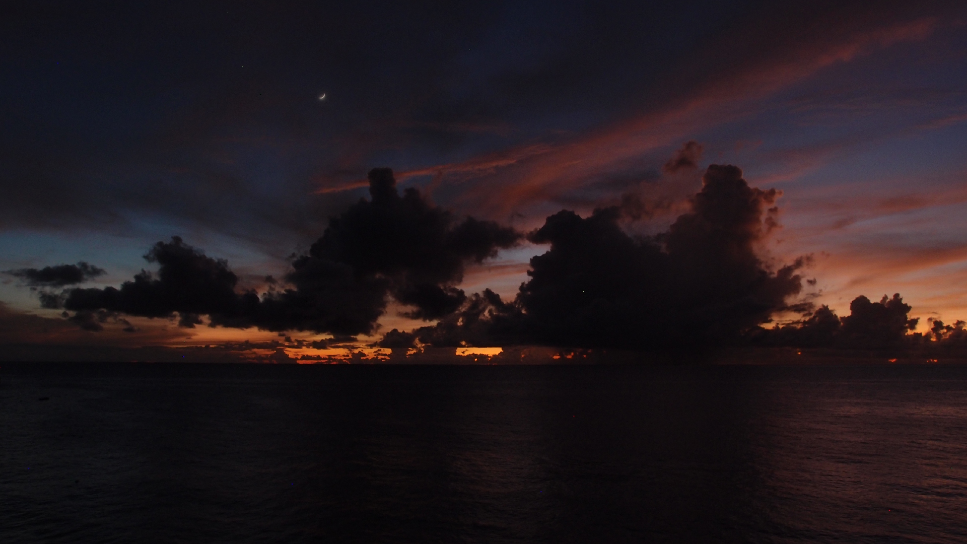 2022-10-27 15 Uhr 58 Wolken und Wellen (Foto, Video)